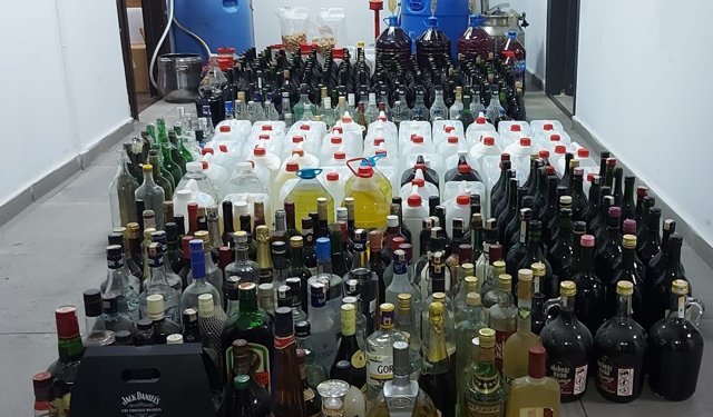 Balıkesir'de kaçak içki operasyonunda yakalanan 2 kişi tutuklandı