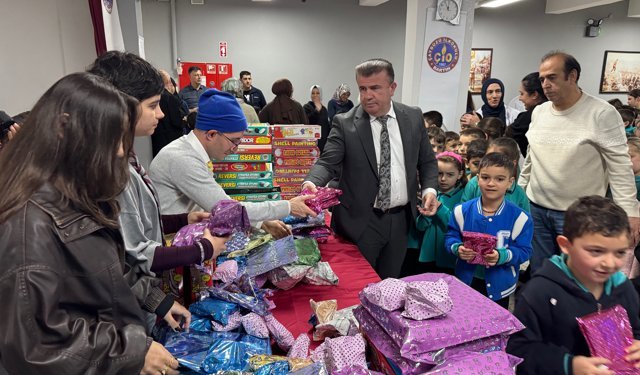 Bartın'da 8 bin 50 ilkokul öğrencisine oyuncak dağıtıldı