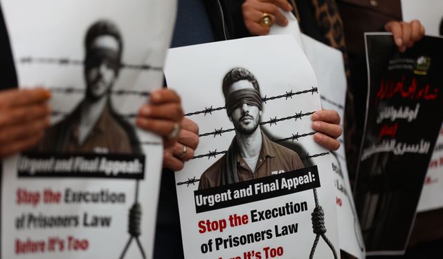 Batı Şeria'nın birçok şehrinde, İsrail'in Filistinli esirleri hedef alan idam cezası yasası protesto edildi
