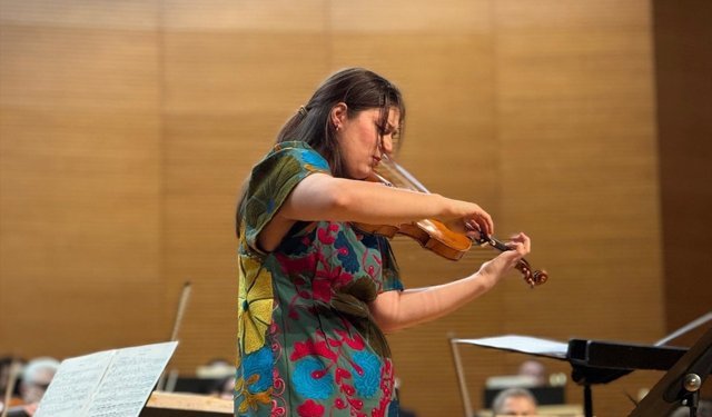 BBDSO keman sanatçısı Veriko Tchumburidze'yi konuk etti