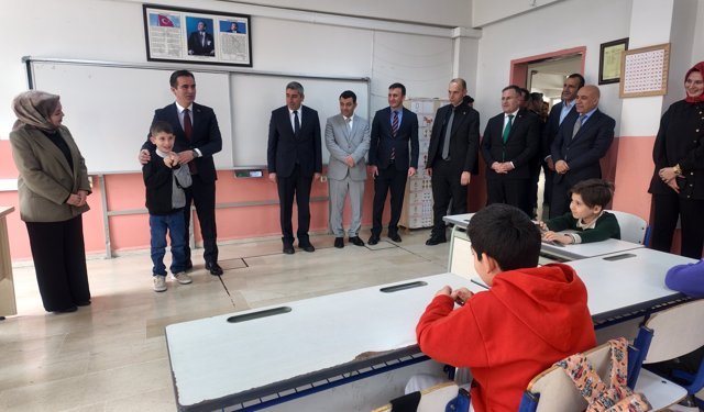 Bitlis'te '2 Nisan Dünya Otizm Farkındalık Günü' etkinliği yapıldı