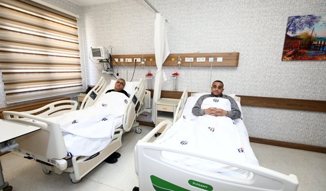 Böbrek yetmezliği yaşayan doktor, hastasının organıyla yaşama tutundu