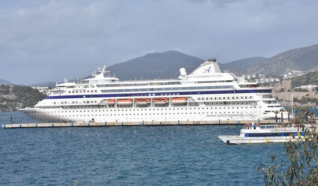 Bodrum'a sezonun ilk kruvaziyeri geldi