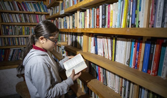 Bolu'da 150 yıllık konakta açılan kütüphane, tarihin gölgesinde öğrencileri ağırlıyor