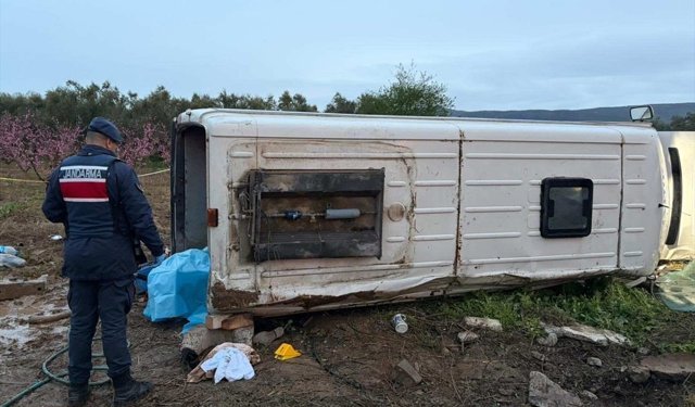 Bursa'da minibüsün devrilmesi sonucu 1 kişi öldü, 12 kişi yaralandı