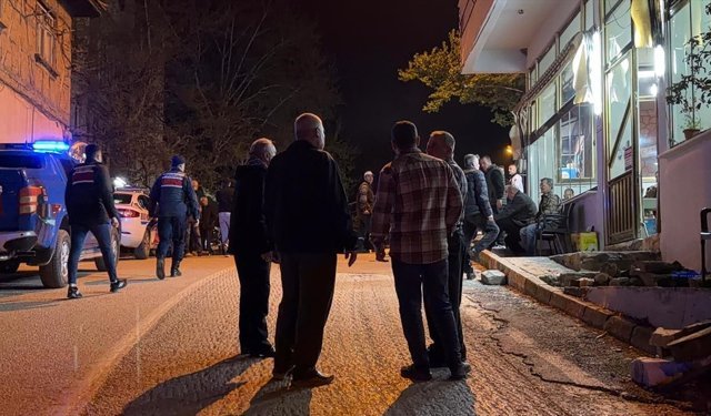 Bursa'da silahlı kavgada baba ve bir oğlu öldü, diğer oğlu ise yaralandı