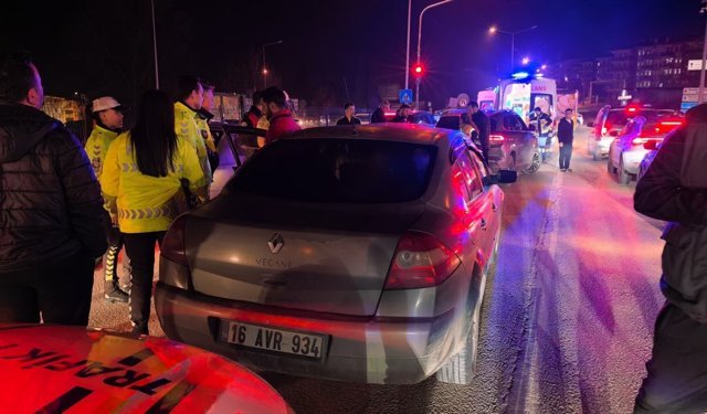 Bursa'daki zincirleme kazada 5 kişi yaralandı