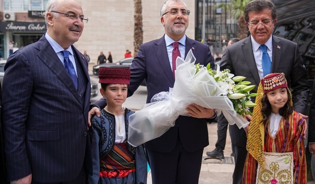 Çalışma ve Sosyal Güvenlik Bakanı Vedat Işıkhan, Denizli'de konuştu: