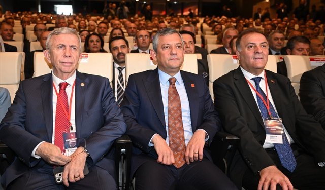 CHP Genel Başkanı Özel, CHP Belediye Başkanları Buluşması'nın kapanışında konuştu: