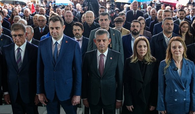 CHP Genel Başkanı Özel, İzmir'de konuştu: