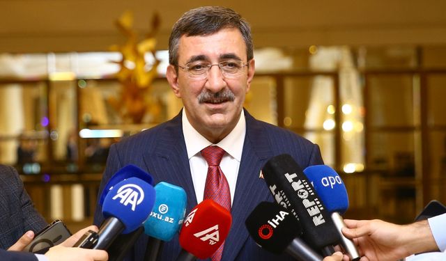 Cumhurbaşkanı Yardımcısı Yılmaz, Azerbaycan'da gazetecilerin sorularını yanıtladı: