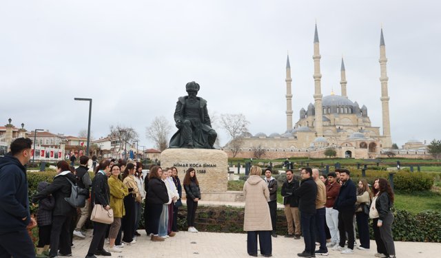 Edirne'de mimarlık öğrencileri restorasyonu tamamlanan Selimiye Camisi'ni gezdi