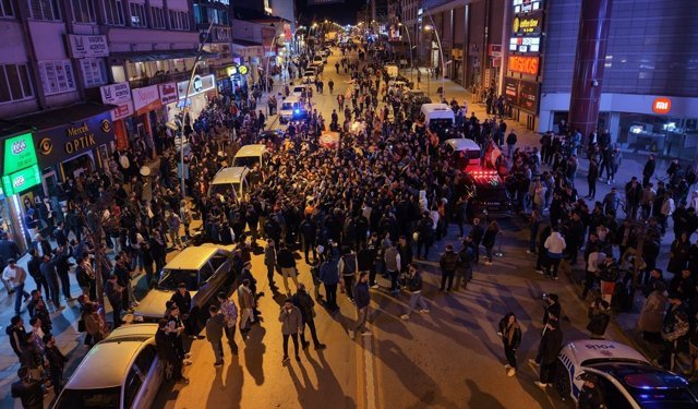 Erzurum, Ardahan ve Kars'ta Galatasaray'ın galibiyeti kutlandı