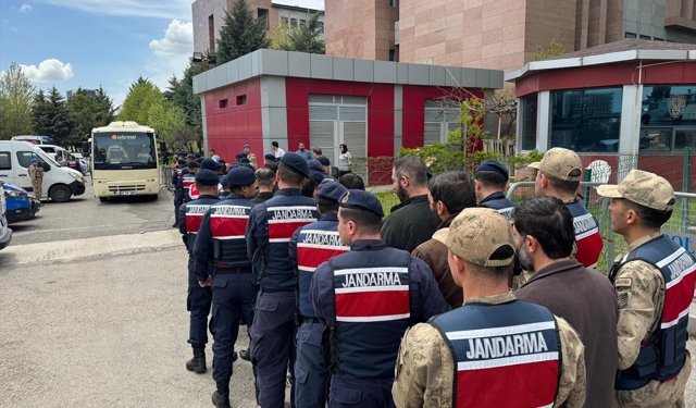 Gaziantep merkezli yasa dışı bahis operasyonunda yakalanan 81 şüpheli adliyeye sevk edildi