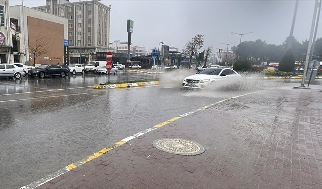 Gaziantep ve çevre illerde sağanak etkili oluyor