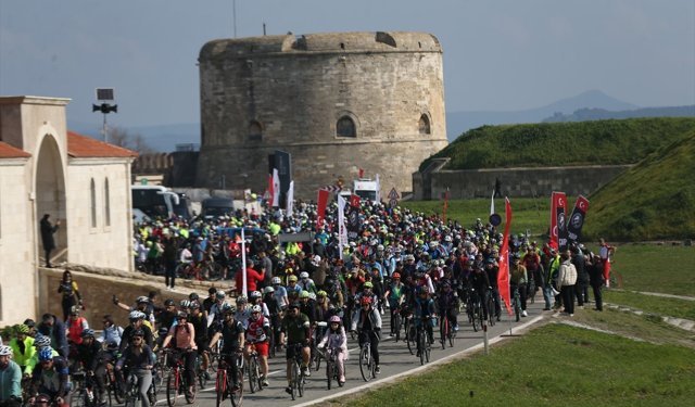 Gelibolu Yarımadası'nda 15. 'Çanakkale Bisiklet Turu Şehitlere Saygı Sürüşü' etkinliği düzenlendi