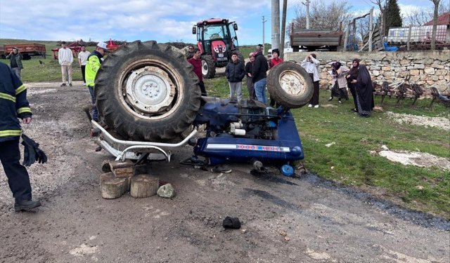GÜNCELLEME - Bilecik'te devrilen traktörün sürücüsü öldü