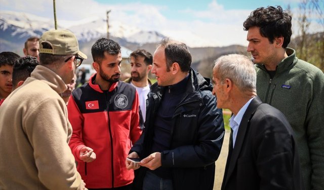 GÜNCELLEME - Hakkari'de dereye düşen çocuğu arama çalışmalarına ara verildi