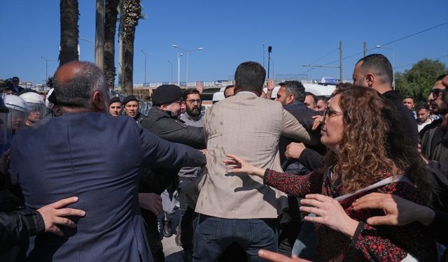 GÜNCELLEME - İzmir'de Vakıflar Genel Müdürlüğüne devredilen eski DGM binalarının tahliye süreci başladı