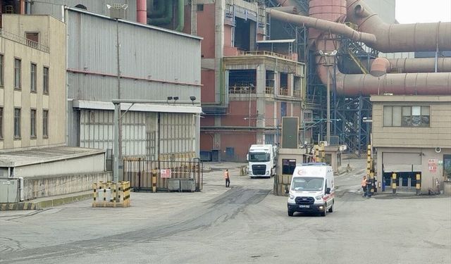 GÜNCELLEME - Kocaeli'de fabrikada yüksekten düşen 3 işçi öldü