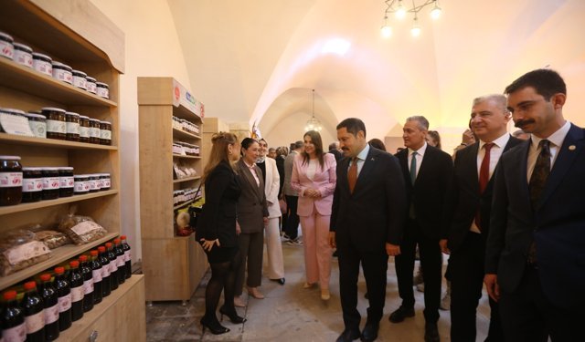 Hatay'da 'Kadın Emeği Yöresel Ürünler Pazarı' açıldı