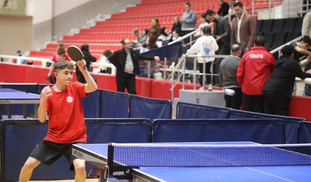 İşitme Engelliler Masa Tenisi Türkiye Şampiyonası, Samsun'da başladı