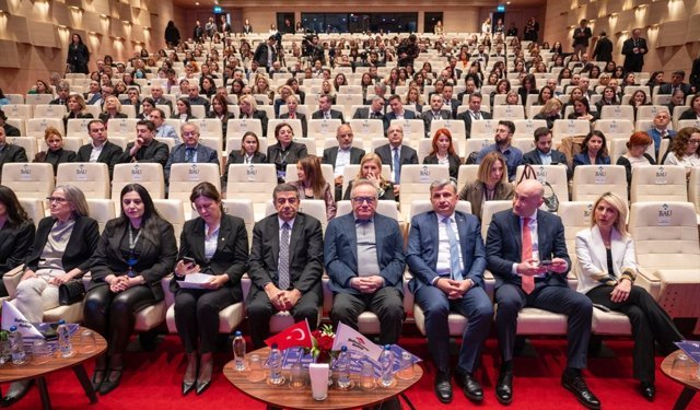 İstanbul'da 'Erken Çocuklukta Aile, Okul ve Değerler Sempozyumu' düzenlendi