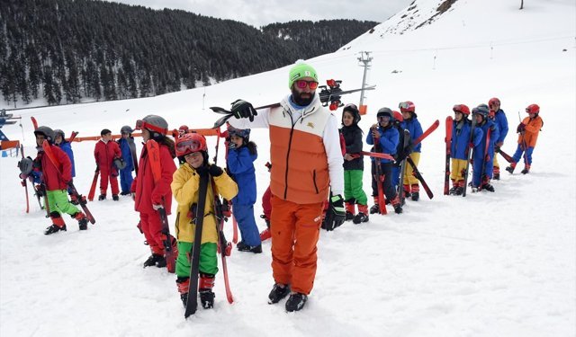 Kars'ta 'Karın Yıldızları Sarıkamış'ta Projesi' sezonu kapattı