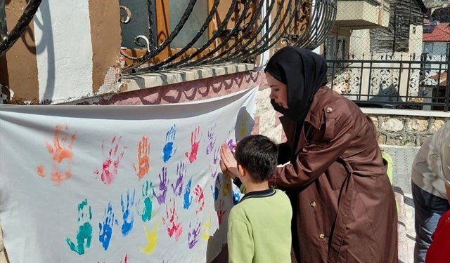 Kastamonu'da öğrenciler, Geleneksel Sokak Oyunları Şenliği ile '23 Nisan'ı kutladı