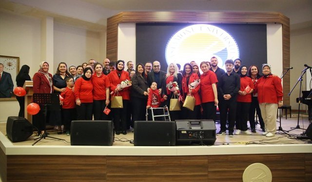 Kastamonu'da özel gereksinimli bireylerden oluşan koro konser verdi