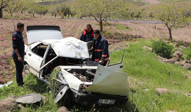 Kilis'te devrilen otomobildeki 4 kişi yaralandı
