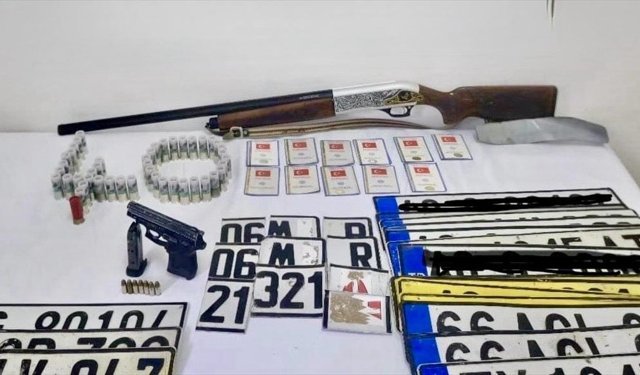 Kırşehir'de evinde sahte plaka basan şüpheli hakkında adli işlem başlatıldı