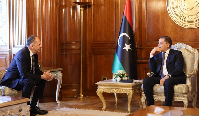 Libya Başbakanı Dibeybe, Yunanistan Dışişleri Bakanı Yerapetritis'i Trablus'ta kabul etti