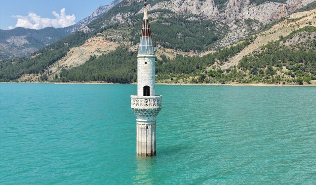 Mersin'de Alaköprü Barajı'nın dolmasıyla eski yerleşim yeri su altında kaldı