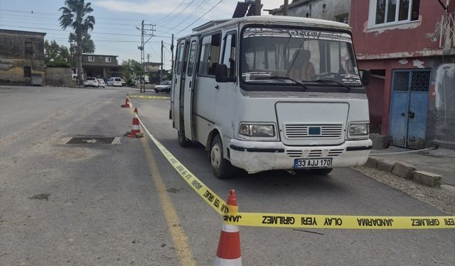 Mersin'de babasının kullandığı minibüsün çarptığı çocuk hayatını kaybetti