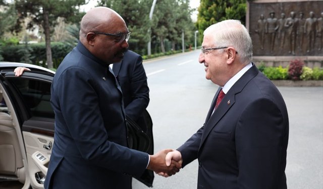 Milli Savunma Bakanı Güler, Zambiyalı mevkidaşı Lufuma ile bir araya geldi