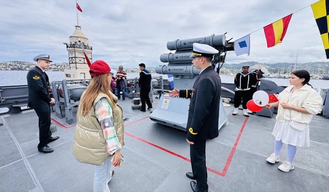 Muğla'da askeri gemiler ziyarete açıldı