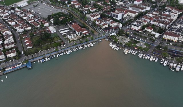 Muğla'da kuvvetli yağış hayatı olumsuz etkiliyor