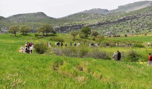 Öğrenciler ve doğaseverler Takoran Vadisi'nde doğa yürüyüşü yaptı