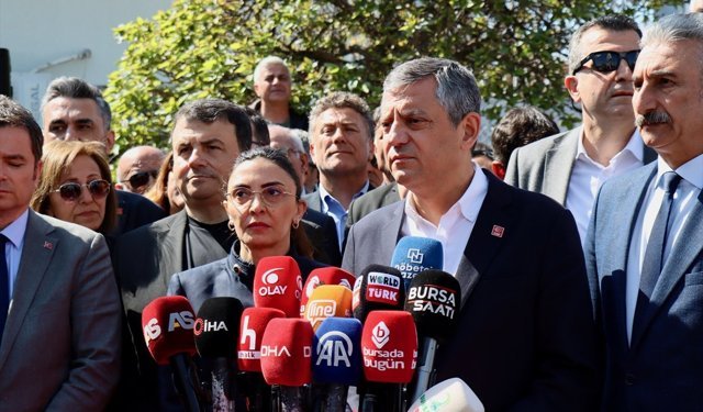 Özgür Özel'den, Bursa Büyükşehir Belediye Başkanlığı görevinden uzaklaştırılan Bozbey'e cezaevinde ziyaret: