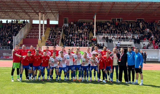 RTÜK Başkanı Daniş, 2025-2026 Süper Amatör Lig'in Şampiyonu Çanakkalespor'u kutladı