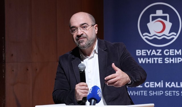 Sağlık çalışanlarını Gazze'ye götürecek 'Beyaz Gemi' İstanbul'da düzenlenen toplantıyla tanıtıldı