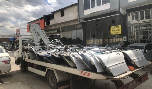 Sakarya'da gümrük kaçağı oto parçaları ele geçirilen iş yerinin sahibi yakalandı