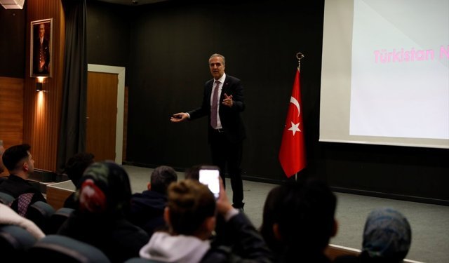 Samsun'da 'Doğu Türkistan' konulu konferans düzenlendi