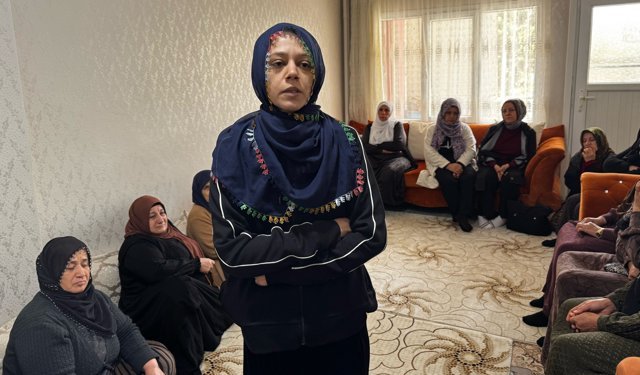 Silahlı saldırıda öldürülen annesi ve kardeşinin acısını yaşıyor