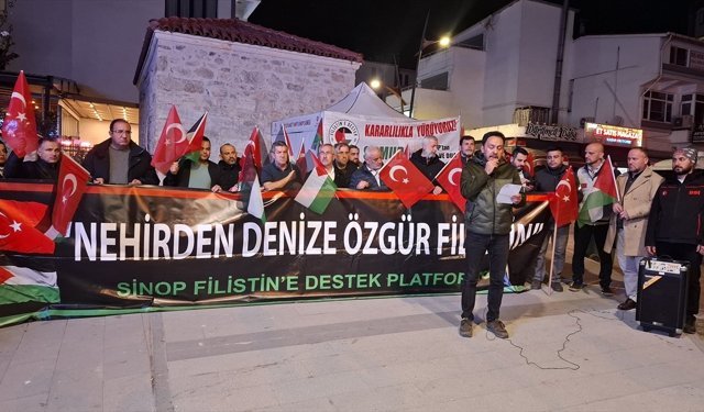 Sinop'ta İsrail ordusunun Küresel Sumud Filosu'na saldırısına tepki gösterildi