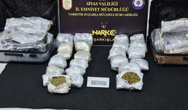 Sivas'ta uyuşturucu operasyonunda 2 şüpheli tutuklandı