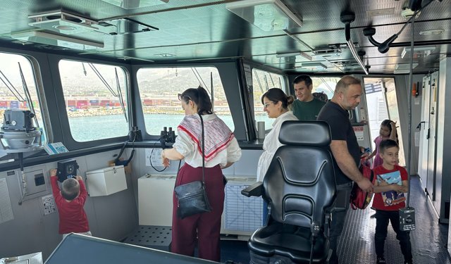 TCG Karpaz ve TCSG Yaşam gemileri Hatay'da ziyarete açıldı