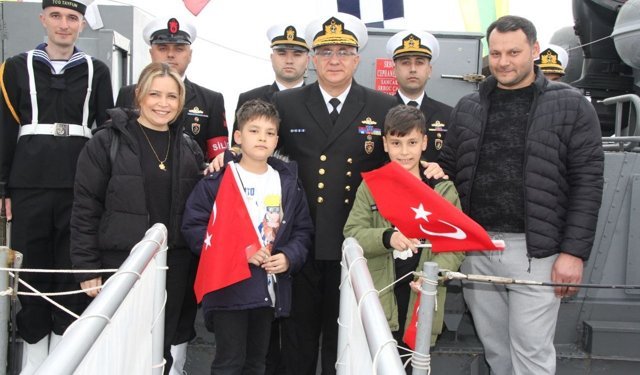 TCG Tayfun hücumbotu ile TCSG-15 Sahil Güvenlik botu Kocaeli'de ziyarete açıldı