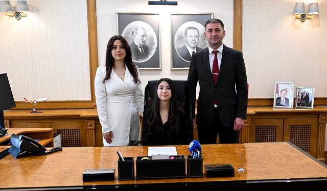 Türkiye'nin Moskova Büyükelçisi Bilgiç'in koltuğu 23 Nisan'da 13 yaşındaki çocuğa devredildi